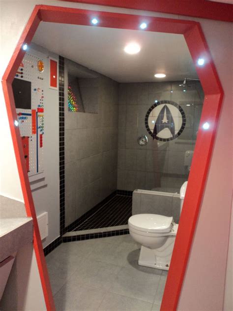 Lets See Whats In The Star Trek Toilet Star Trek Star Trek Tos