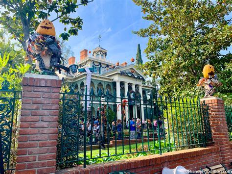 Videos And Photos See Whats Changed At The Haunted Mansion In