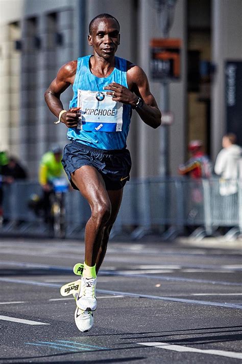 It wasn't as fast as we've come to expect, but from 30k in, there was never any doubt that eliud kipchoge was on his way to a repeat performance of his 2016 . Eliud Kipchoge nimmt sogar den Weltrekord ins Visier ...