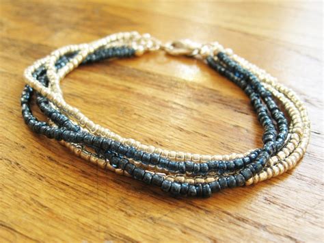 How to make a paracord bracelet? 16 Easy Seed Bead Bracelet Patterns | Guide Patterns
