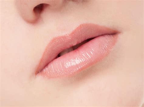 Effective Remedies To Get Rid Of White Spots On Lips