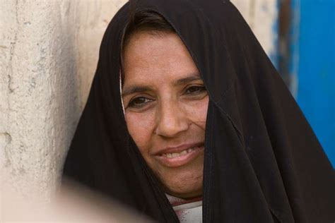 An Iraqi Woman Smiles While She Talks To Gen Sbah Nara Dvids Public Domain Archive Public
