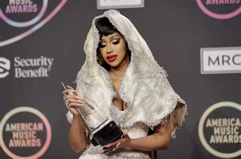 see cardi b s best looks from the 2021 amas
