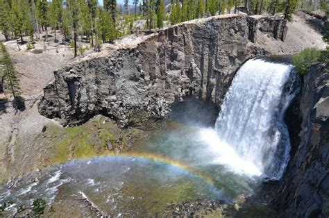 Hike To Rainbow Falls In Mammoth Lakes California Roadtripping