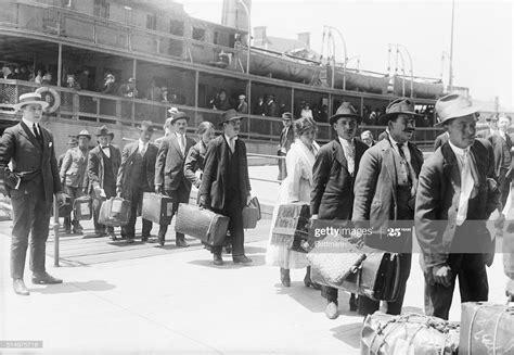 May 27 1920 Immigrants Arriving At Ellis Island 100yearsago