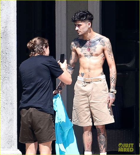 Full Sized Photo Of Zayn Malik Goes Shirtless In Miami Zayn Malik
