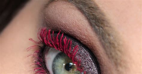 Looks Likevalerie Special Look Red Lashes Mit Essence Colour