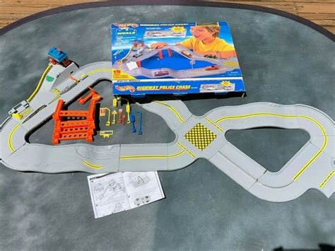Vintage Hot Wheels Gray Wide Track Highway Police Chase Playset In Original Box Hotwheels