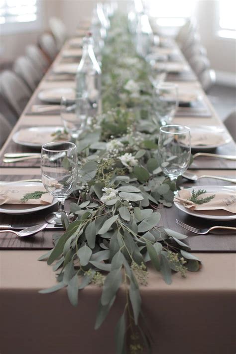 20 Fresh Eucalyptus Christmas Decor Ideas | Christmas centerpieces