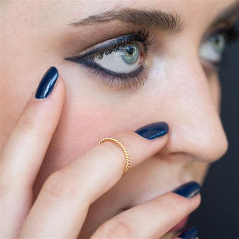 Navy Blue Eyeliner And Matching Nails Gorgeous Blue Eyeliner