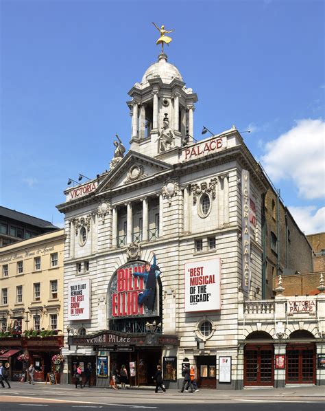 Uk London Victoria Palace Theatre