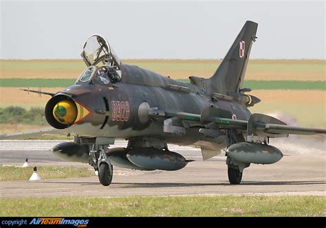 Sukhoi Su 22 Fitter 8920 Aircraft Pictures And Photos