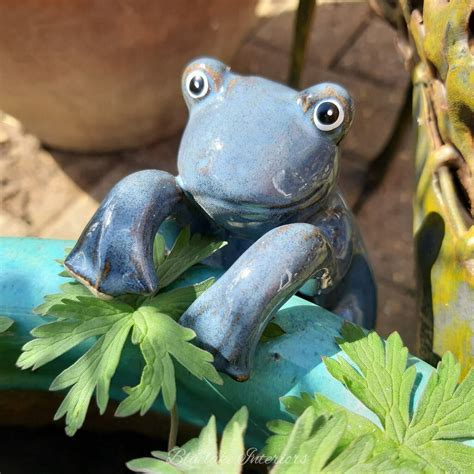 Cute Blue Ceramic Frog Plant Pot Hanger Suitable For Both Indoor And