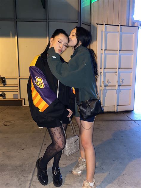 Bella Poarch On Twitter Every Kiss Begins With Rae😘 Valkyrae