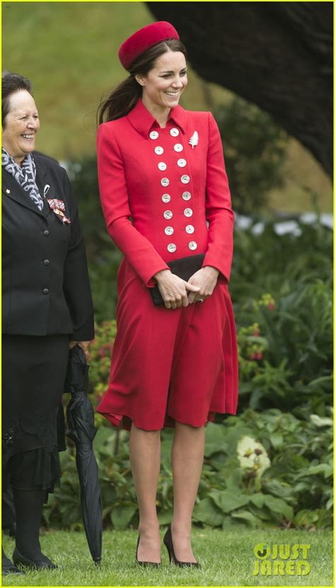 Kate Middleton Prince William Welcomed To New Zealand By Half Naked