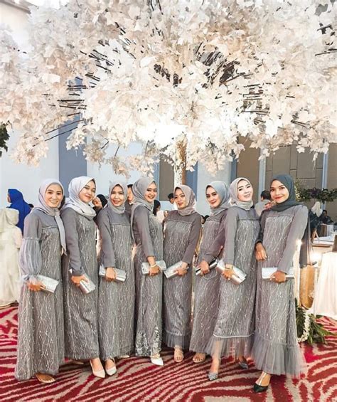 √ 45 Model Dress Bridesmaid Hijab Modern And Elegan 2020