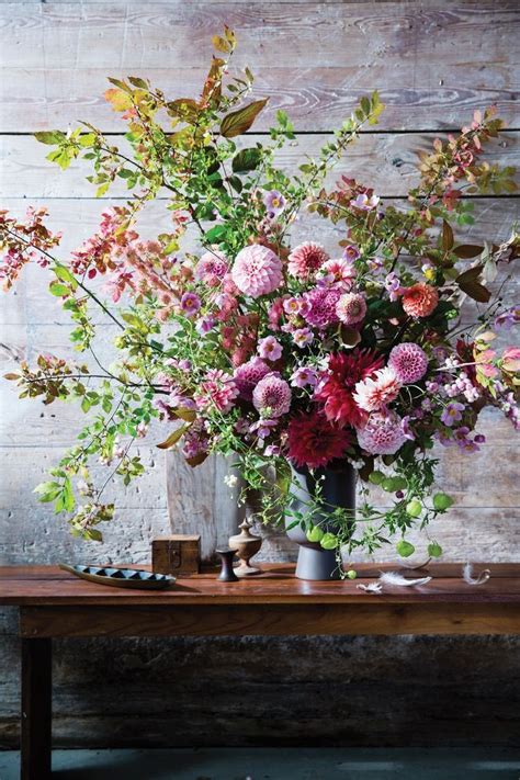 An Expert Floral Designer Shares Her Arranging Secrets Flower Arrangements Spring Floral