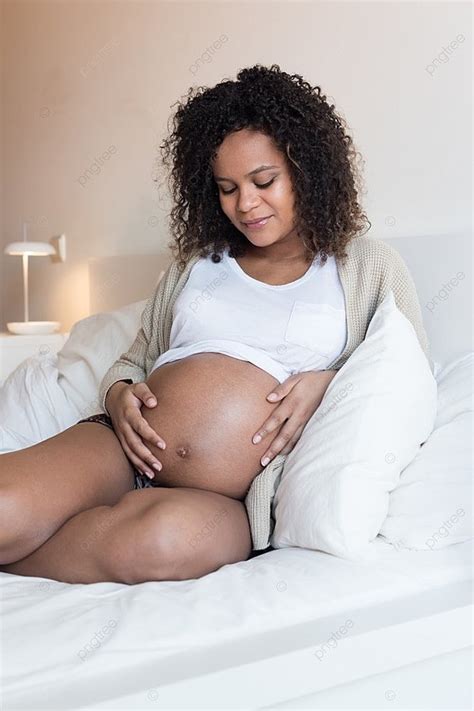 หญิงตั้งครรภ์ชาวแอฟริกันสัมผัสท้อง 39 สัปดาห์ของเธอ เวกเตอร์ พื้นหลัง และรูปภาพสำหรับดาวน์โหลด