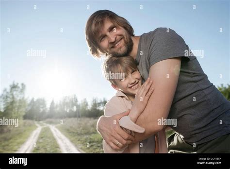 Alleinerziehender Vater Und Tochter Stockfotos Und Bilder Kaufen Alamy