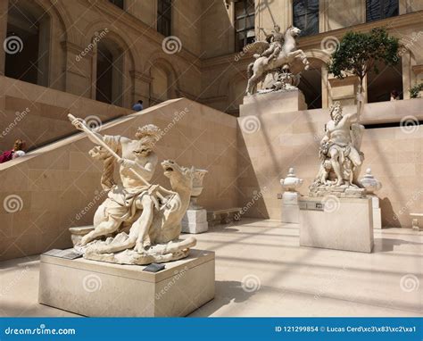 Sculptures In Louvre Museum In Paris France Editorial Stock Image Image Of Europe Female