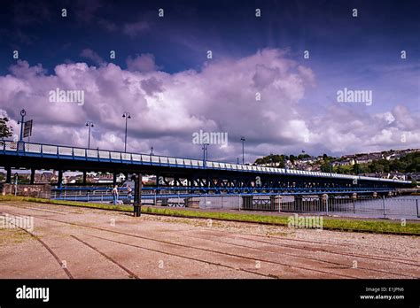 Craigavon Double Decker Bridge Hi Res Stock Photography And Images Alamy