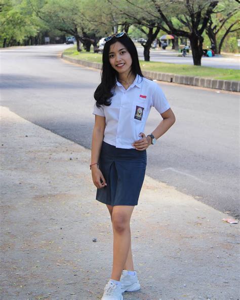 Rok Mini Siswi Sma Kenakan Seragam Sekolah Galeri Foto