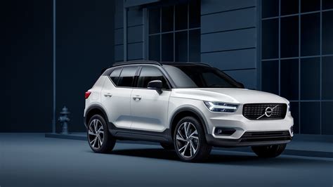 The much anticipated smaller sibling to the xc60 and xc90 suvs was spotted undisguised in august, and was. 2020 Volvo XC40 T5 AWD R-Design Price, Specs, Reviews ...