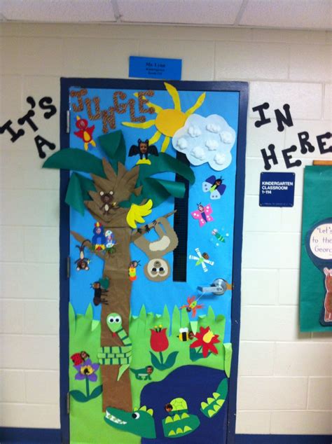 Classroom Door It S A Jungle In Here New Kindergarten In 2020 Jungle