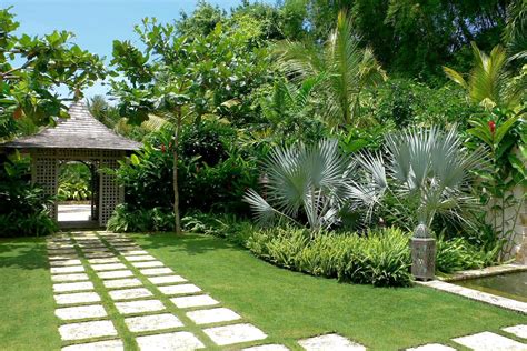 Simple House Garden Design Kerala