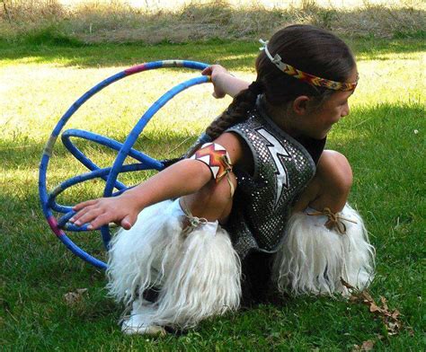 Hoop Dancing A Celebration Of Life Native American Pow Wows