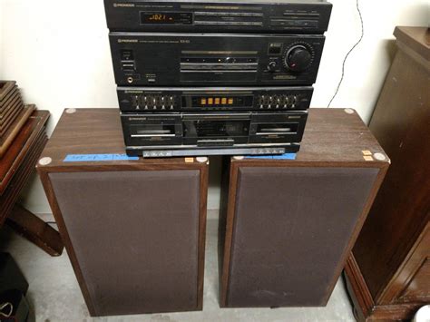 Awesome Late 80s Pioneer Stereo And A Couple Vintage Speakers 24 Great