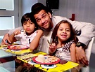 Daniel Alves posa com os filhos e diz: 'Ser feliz é uma filosofia de ...