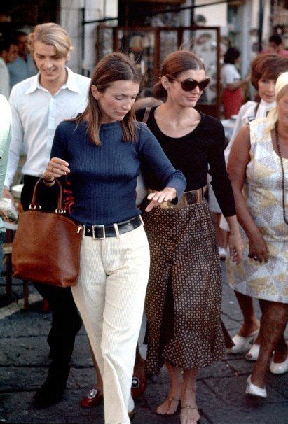 The Complicated Sisterhood Of Jackie Kennedy And Lee Radziwill Jackie