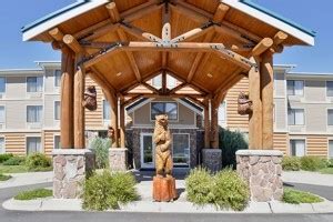 Coming from cody, we arrived at yellowstone's east gate, in the midst of the park's big mountains. Yellowstone National Park Pet Friendly Lodging, Hotels ...