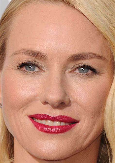 Close Up Of Naomi Watts At The 2016 Oscars Beautyeditorca2016