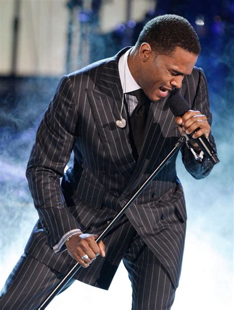 Omg 14 Gorgeous Pictures Of Maxwell 993 1057 Kiss Fm