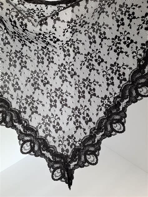 Lace Mantilla, Catholic Head Covering, Small Triangle Chapel Scarf