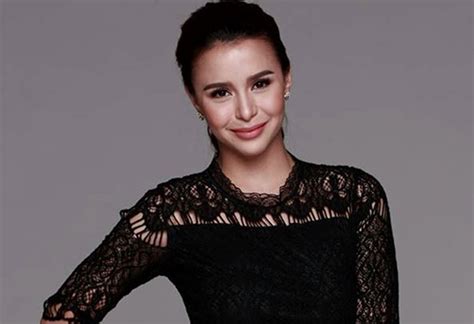 Yassi Pressman Disguised And Ask For Free Hug Until Something Unexpected Happened