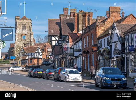People Pinner Village High Street Hi Res Stock Photography And Images