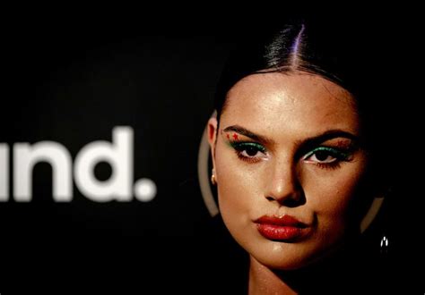 Maybe you would like to learn more about one of these? Famke Louise onder vuur na #ikdoenietmeermee-actie: "Ze ...