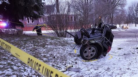 Minnesota Crash After Police Pursuit Leaves 2 Dead 3 Hurt Mpr News