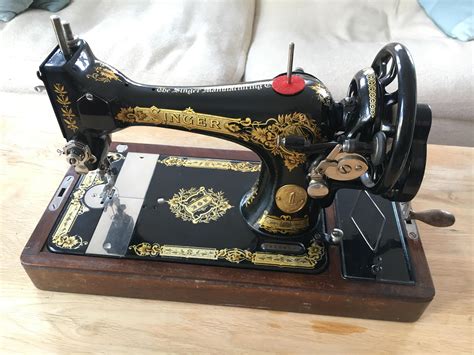 Old Singer Sewing Machine Vintage Singer Portable Sewing Machine 301a Slant Needle Old