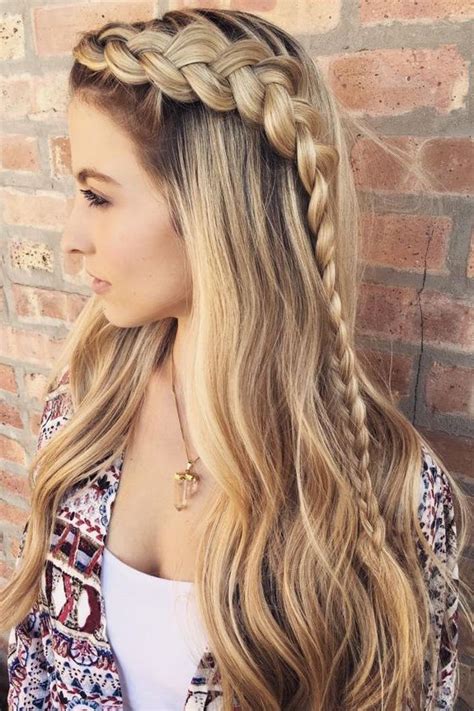Best Trendy And Beautiful Twisted Rope Braid Blonde Hairstyle For