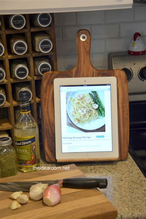 Give her a gift that you've made it yourself. 35 Creatively Thoughtful DIY Mother's Day Gifts
