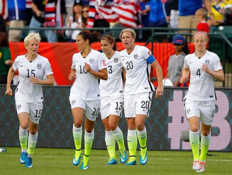 20 Abby Wambach Is Celebrating World Cup Victory With Her Team Mates Girls Soccer Team Usa