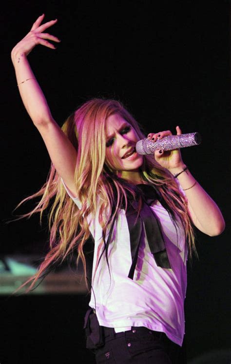 Avril Lavigne Says New Record Out Soon The Star