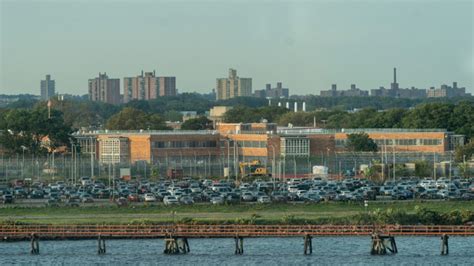 Albany Lawmakers Want Rikers Island Replacement For Women In Manhattan