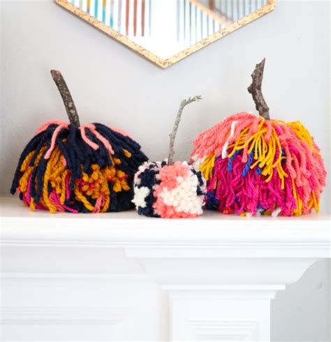 15 Amazing Yarn Halloween Crafts That Are Absolutely Adorable Decorpion