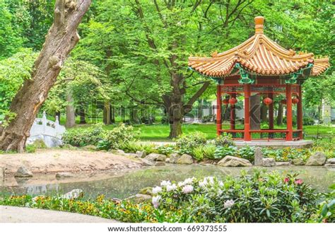 Traditional Chinese Temple Forest Lazienki Park Stock Photo 669373555