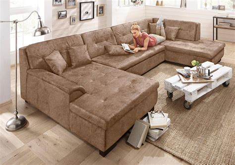 En modulsofa kan settes sammen bit for bit, helt til du har en sofa som er skreddersydd til stuen din. Home affaire XXL-Wohnlandschaft »Bergen«, wahlweise mit ...